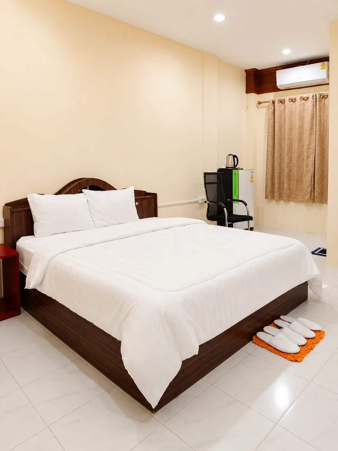 Standard King Room view 7